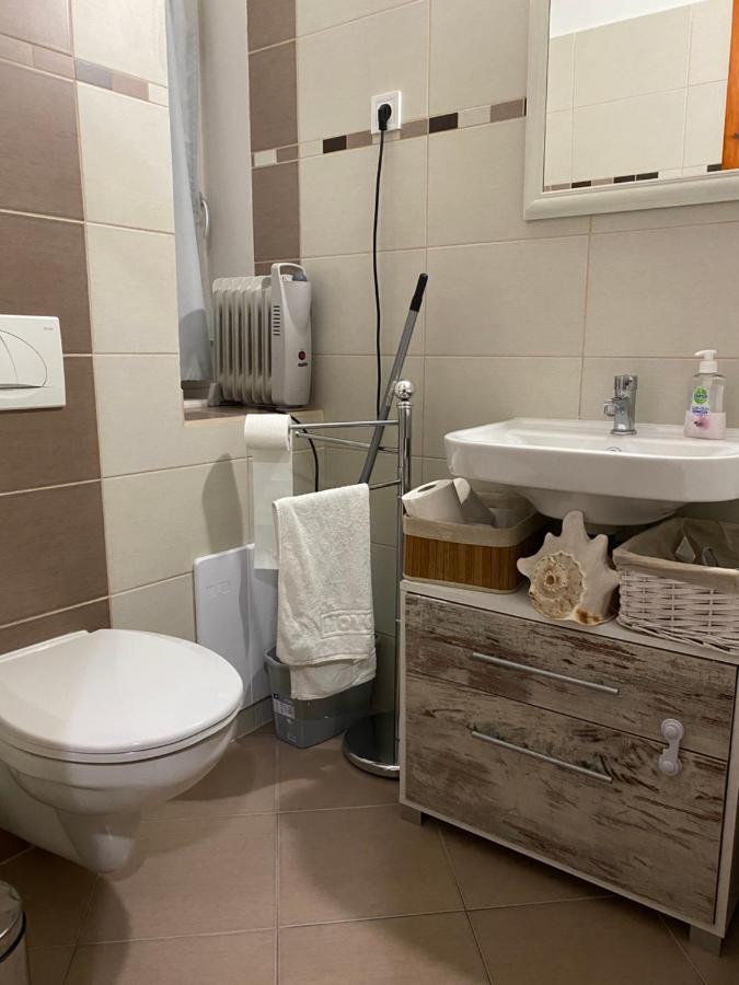 Anna Apartman Pápa Buitenkant foto