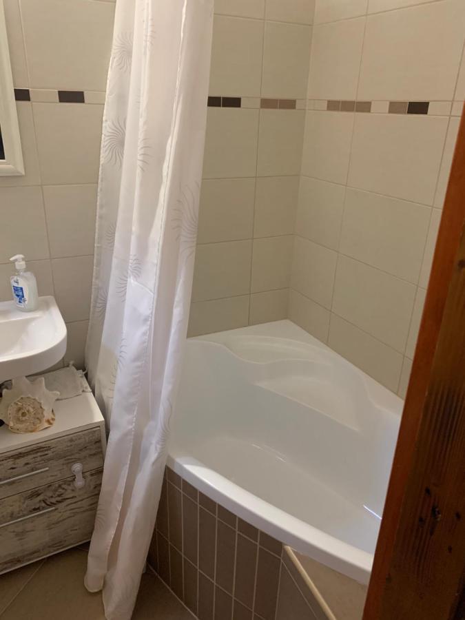 Anna Apartman Pápa Buitenkant foto